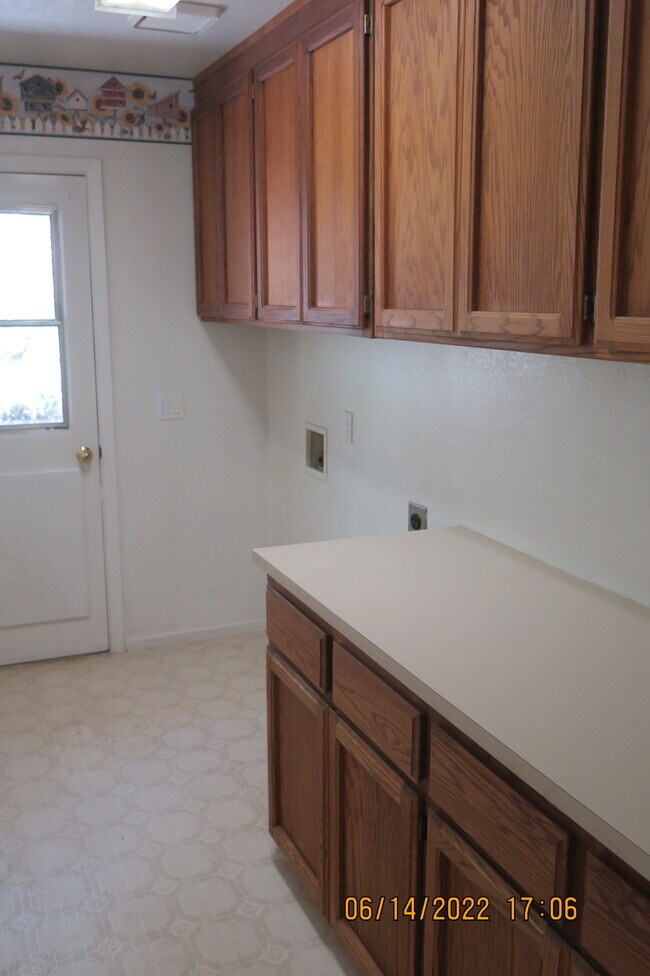 Building Photo - 17653 Chaparral Dr