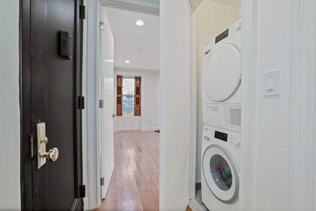 Building Photo - 1 Cambridge Pl