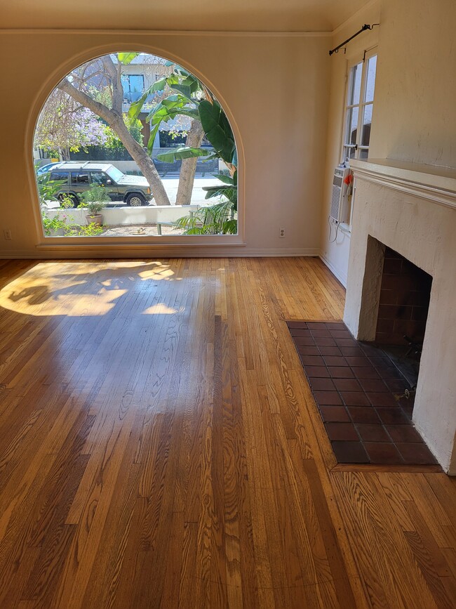 Building Photo - 346 N Alfred St