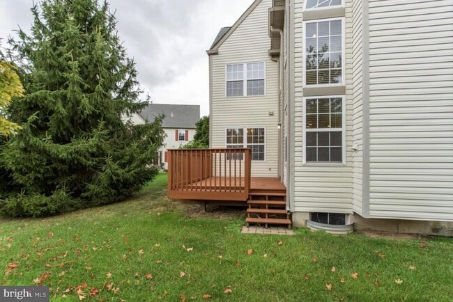 Building Photo - 105 Farrington Ct