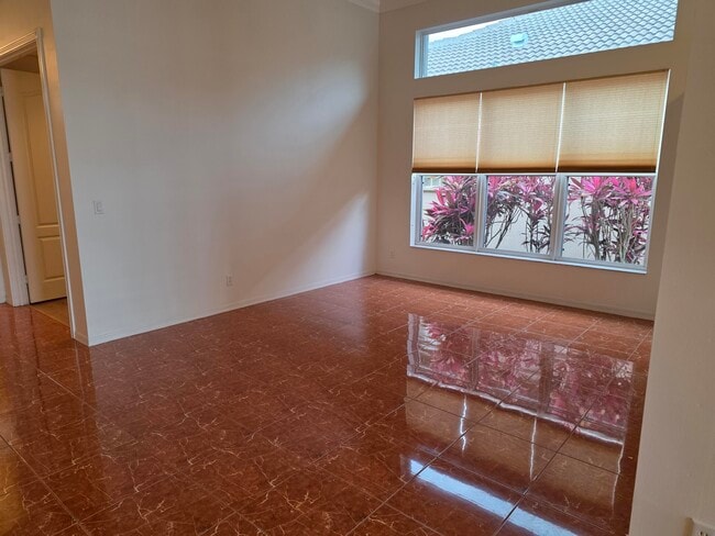Building Photo - 7145 Veneto Dr