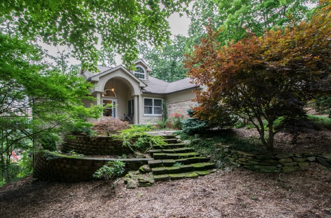 Building Photo - 4 Bedroom 3 Bathroom Home Furnished home