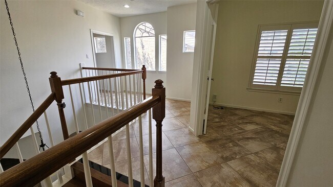 Building Photo - 305 Reinicke St