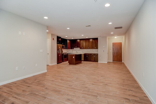 Building Photo - 744 Westfield Ave