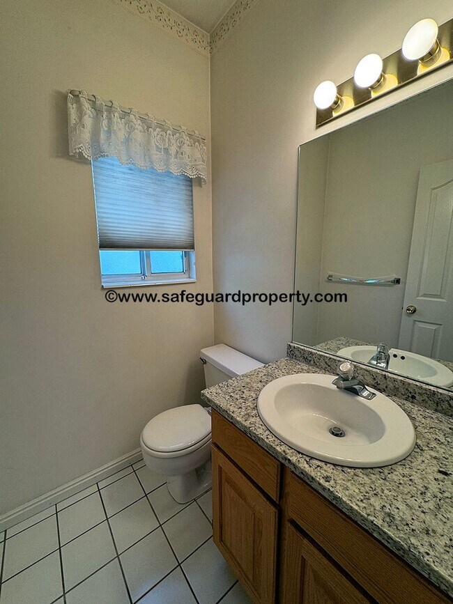 Building Photo - Wonderful 4 Bedroom Home with an Office in...