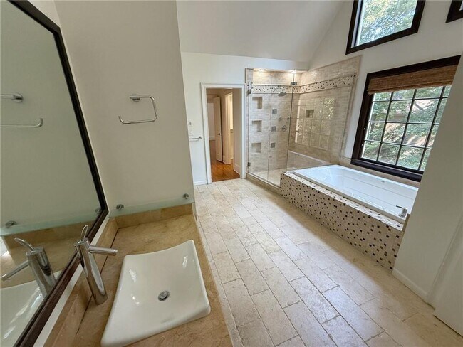 Building Photo - 305 Pilgrimage Point