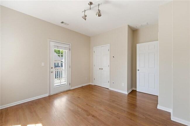 Building Photo - 6421 Crown Forest Ct