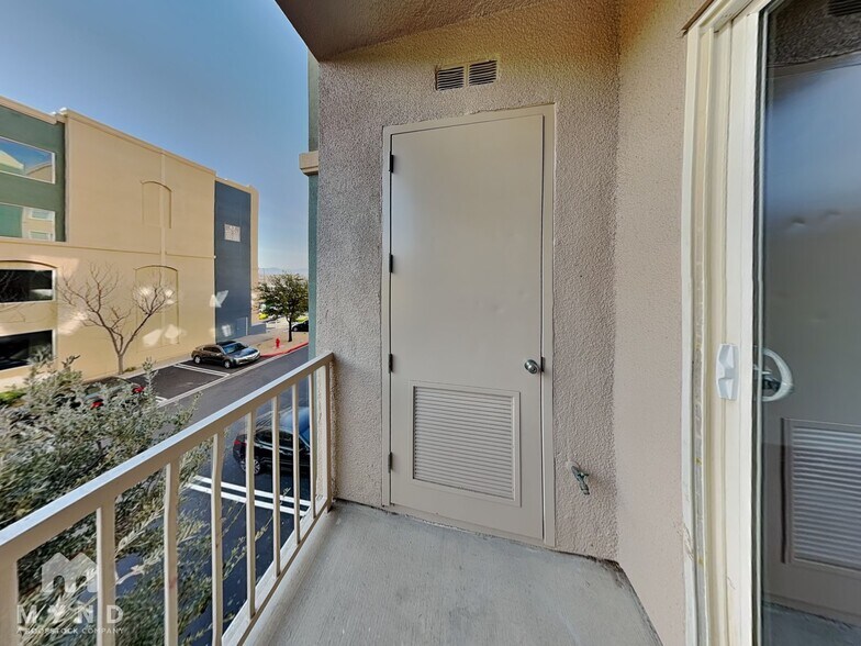 Building Photo - 68 E Serene Ave