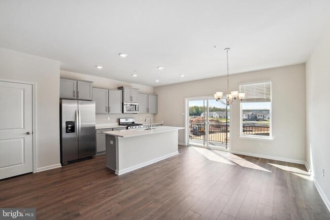 Building Photo - 738 Compass Wy