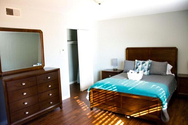 Building Photo - 5206 Colfax Pl