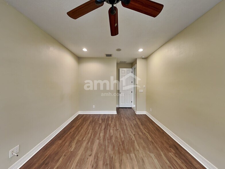 Building Photo - 8241 Dunham Station Dr