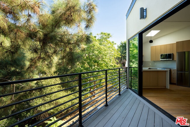 Building Photo - 3427 Bonnie Hill Dr