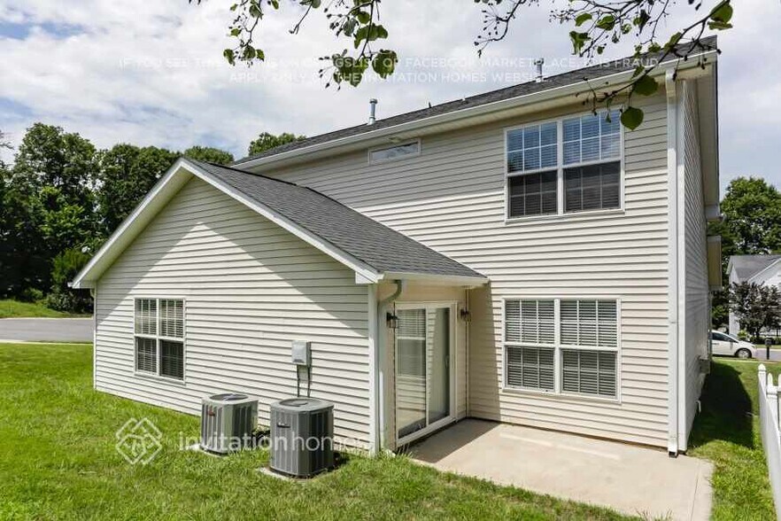 Building Photo - 7888 Smith Pond Dr