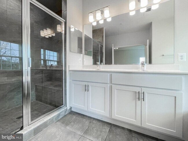 Building Photo - 15501 Newtonmore Ln