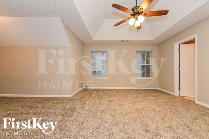 Building Photo - 246 Summit View Dr