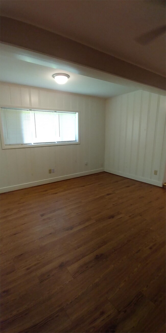 Building Photo - 104 Caladium St