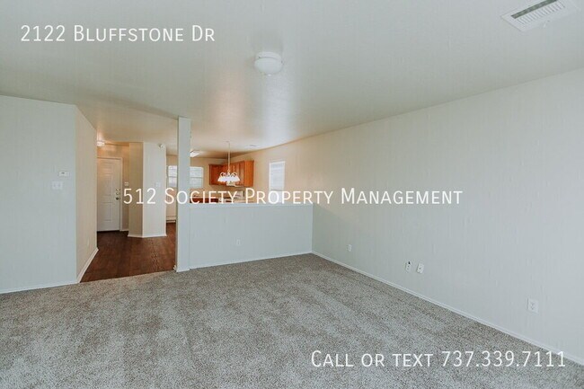 Building Photo - 2122 Bluffstone Dr