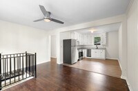 Building Photo - 1036 Seymour Ave