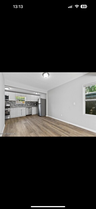 Building Photo - 9106 Jefferson Ave