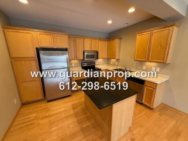 Building Photo - Townhouse in The Lakes of Blaine Available Now, Large Open Floor Plan, Lower Office, Large Balcony