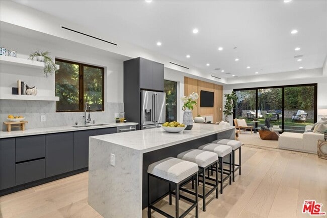 Building Photo - 2016 Stanley Hills Dr