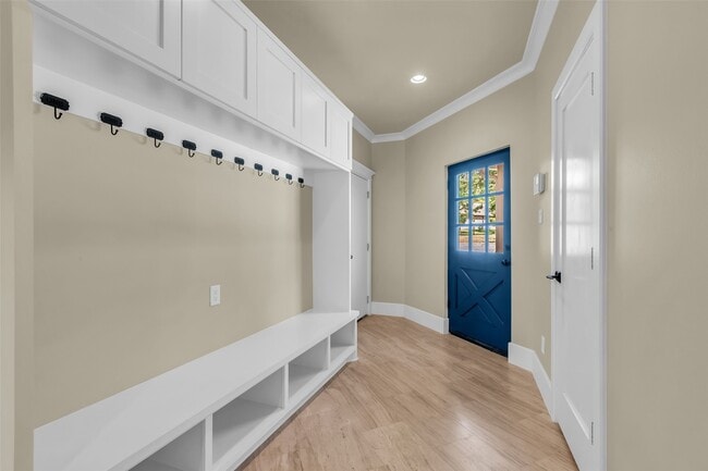 Building Photo - 3461 Pine Acres Dr