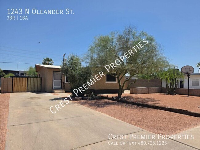 Building Photo - 1243 N Oleander St