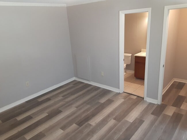 Building Photo - 2 Bed/2 Bath