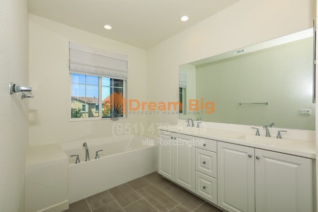 Building Photo - 3605 E Delight Paseo