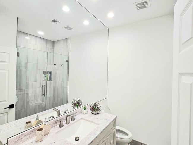 Building Photo - 68520 Risueno Rd