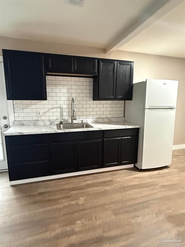 Building Photo - 8024 Hayworth Ave