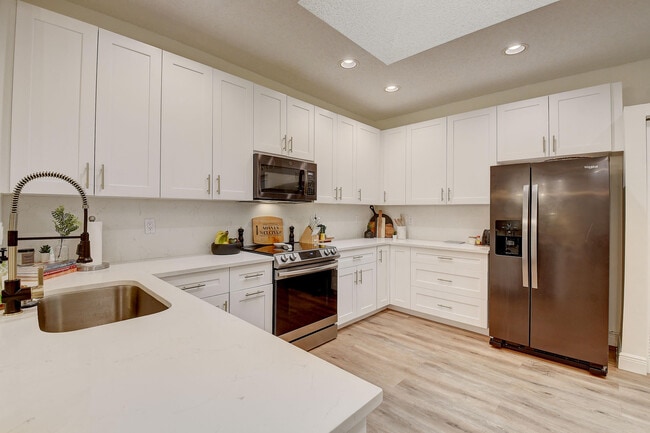 Building Photo - 9892 Summerbrook Terrace