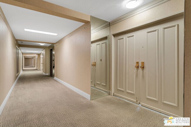 Building Photo - 910 Island Dr