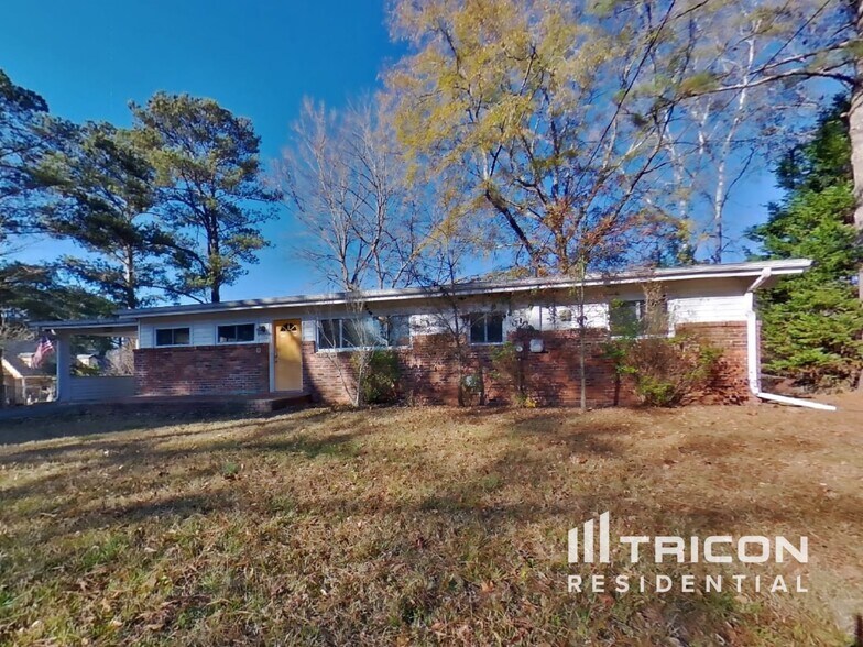 Building Photo - 5102 Lakewood Dr