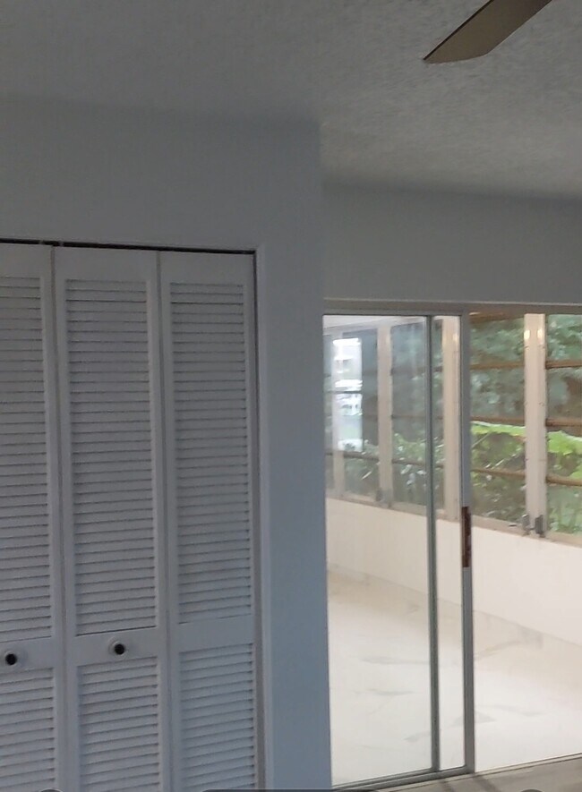 Building Photo - 3648 Boca Ciega Dr