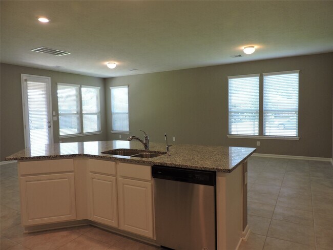 Building Photo - 1102 Upton Ct