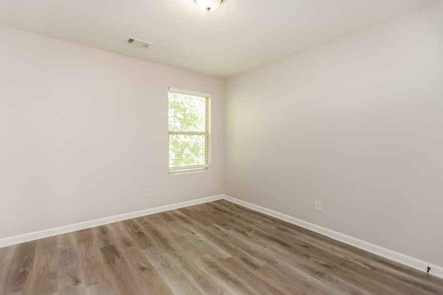 Building Photo - 137 Bethany Manor Dr