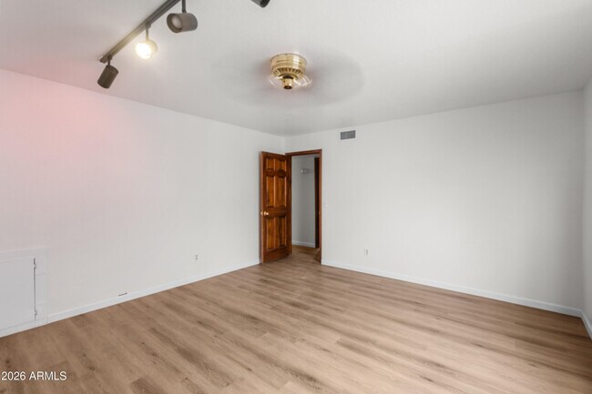 Building Photo - 1143 N Ironwood Ct
