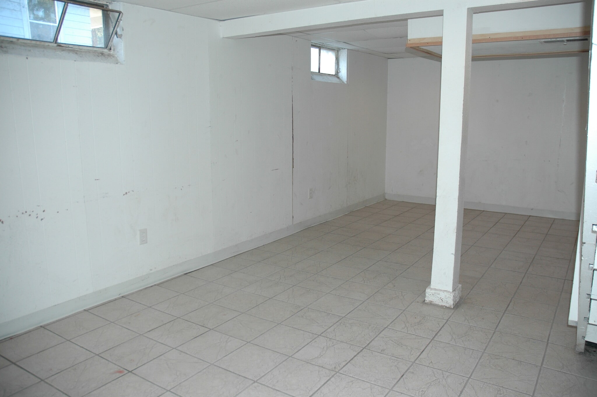 lower living area - 941 E Jefferson St