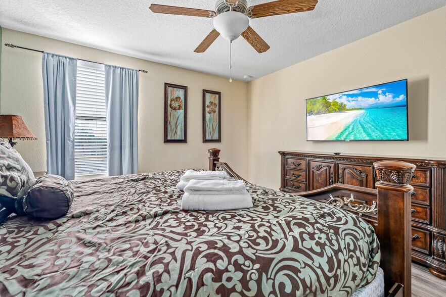 Primary Photo - 1496 Moon Valley Dr
