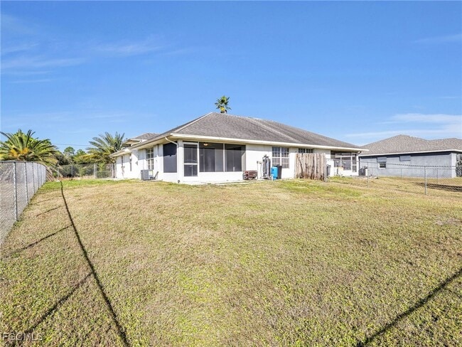 Building Photo - 1543 Hightower Ave S