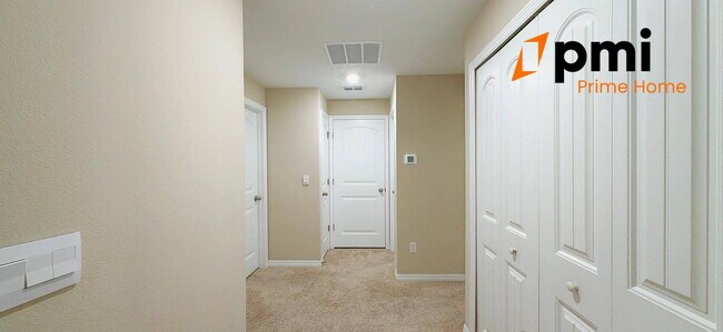 Building Photo - Charming 3-Bed Townhouse Retreat in Winter Garden – Spacious Living with 2.5 Baths!