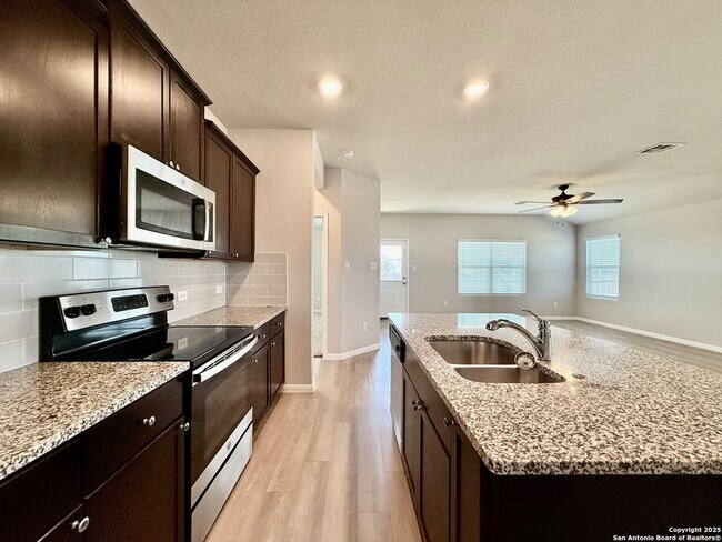 Building Photo - 8127 Glasgow Dr