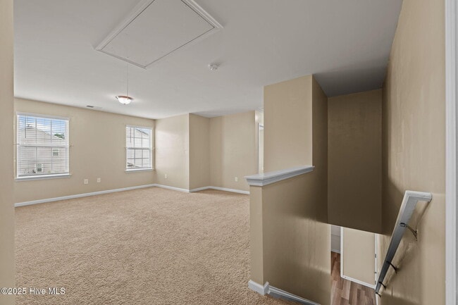 Building Photo - 305 Frida Rd