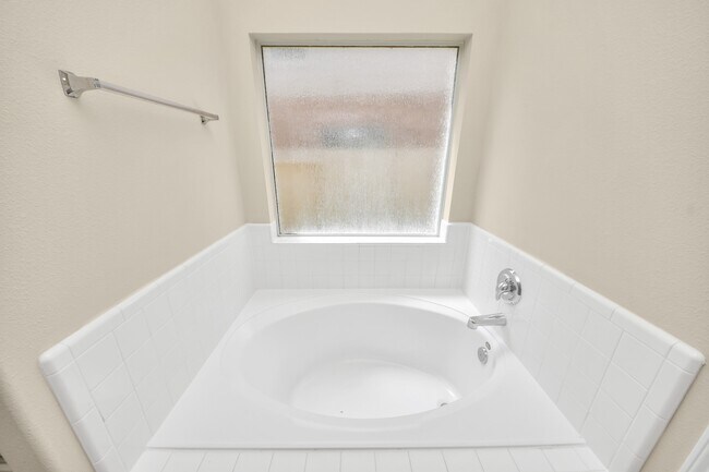 Building Photo - 13127 Barn Course Dr