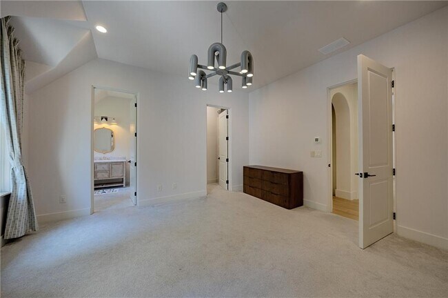 Building Photo - 3570 Knollwood Dr NW