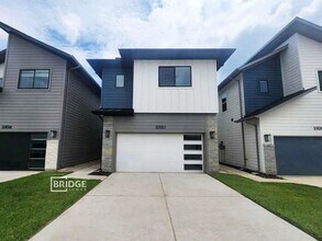Building Photo - 33130 Oak Hts Pl