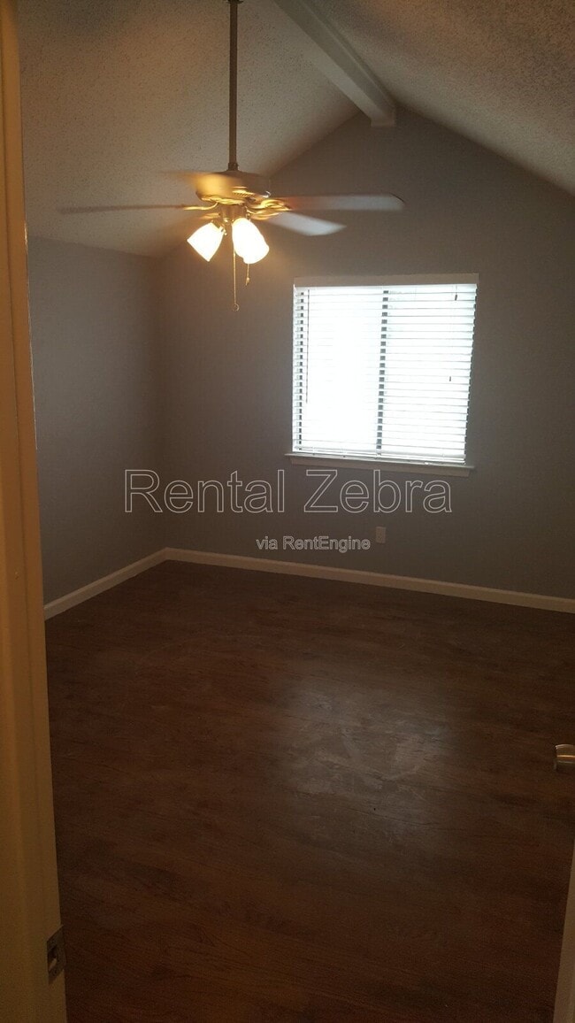 Building Photo - 637 Lookout Trail