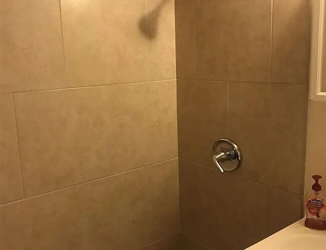 Building Photo - "Charming 1-Bedroom on Adams Ave – 800 Sq. Ft. of Comfort in South Ogden!"