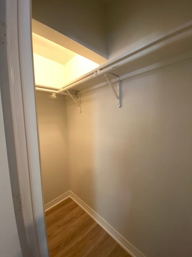 Building Photo - 200 E Freeman St